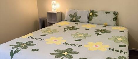 1 bedroom, desk, WiFi, bed sheets