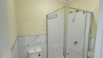Articles de toilette écologiques, serviettes fournies, papier toilette