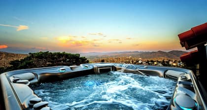 Stunning Views, Speakeasy Bar, Pool, Hot Tub, Sauna, Cold Plunge, Outdoor dining
