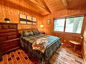 4 soverom, skrivebord, strykejern/-brett og wi-fi (inkludert)