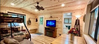 Camp Windy Dock: Brand New Hot Tub!