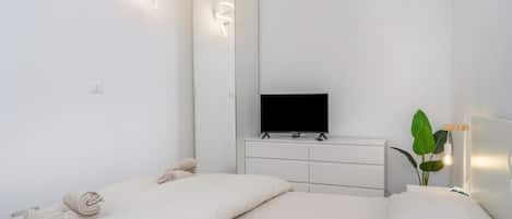 2 quartos, ferros/tábuas de passar roupa, Wi-Fi, roupa de cama
