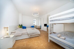 2 habitaciones, tabla de planchar con plancha, wifi y ropa de cama