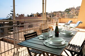Outdoor dining - Lovely Sea View Apt. with Terrace and Balcony (Sanremo)