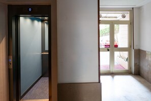 Interior - Lovely Sea View Apt. with Terrace and Balcony (Sanremo)