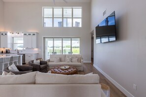 Smart TV, computer monitors