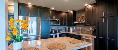 Appartamento, letti multipli, patio, vista oceano (16B) | Cucina privata | Macchina per tè/caffè