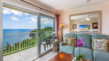 Condo, Multiple Beds, Balcony, Beach View (4303) | Living area