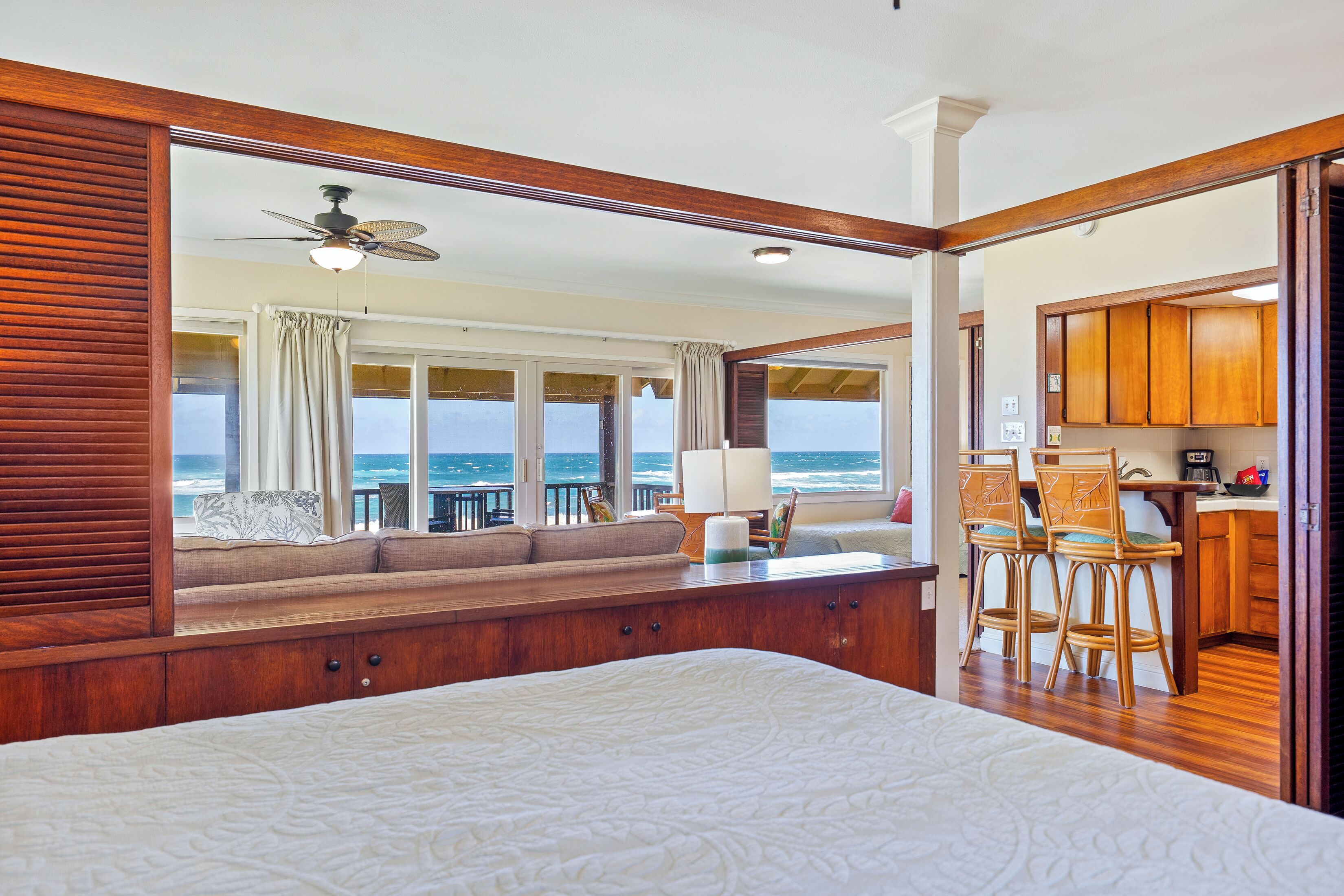 2 bedrooms, individually decorated, individually furnished