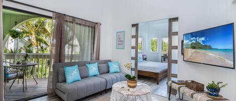 Condo, Multiple Beds, Balcony, Golf View (16 ) | Living area