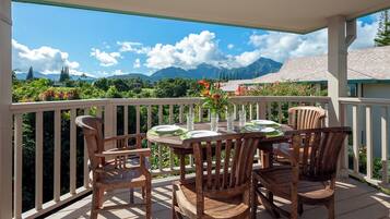 House, Multiple Beds, Patio, Ocean View (26) | Outdoor dining