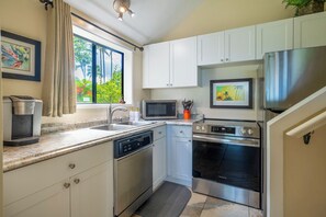 Condo, Multiple Beds, Patio, Ocean View (J1) | Private kitchen
