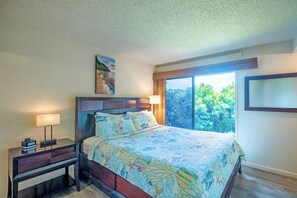 1 bedroom, individually decorated, individually furnished - Sealodge B4 (Princeville)