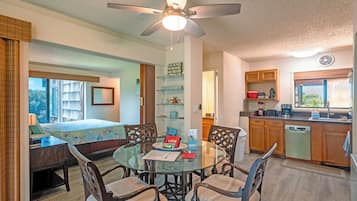 Condo, Multiple Beds, Balcony, Garden View (B4) | Dining