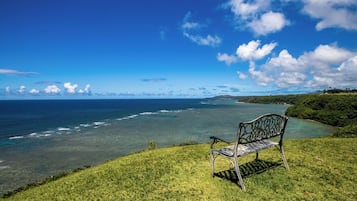 Pantai di sekitar