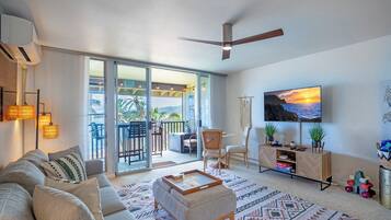 Appartamento, 1 letto king, balcone, vista oceano (302) | Area soggiorno