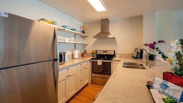 Condo, 1 King Bed, Balcony, Ocean View (302) | Private kitchen | Coffee/tea maker