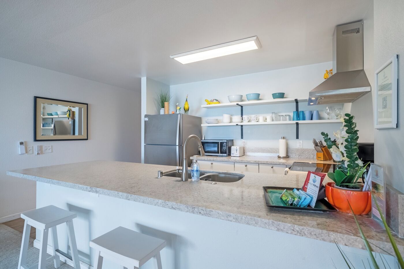 Condo, 1 cama King size, balcón, vista al océano (302) | Cocina privada | Cafetera y tetera 