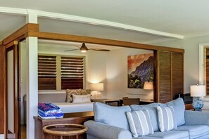 Condo, Multiple Beds, Hot Tub, Ocean View (C2) | Living area