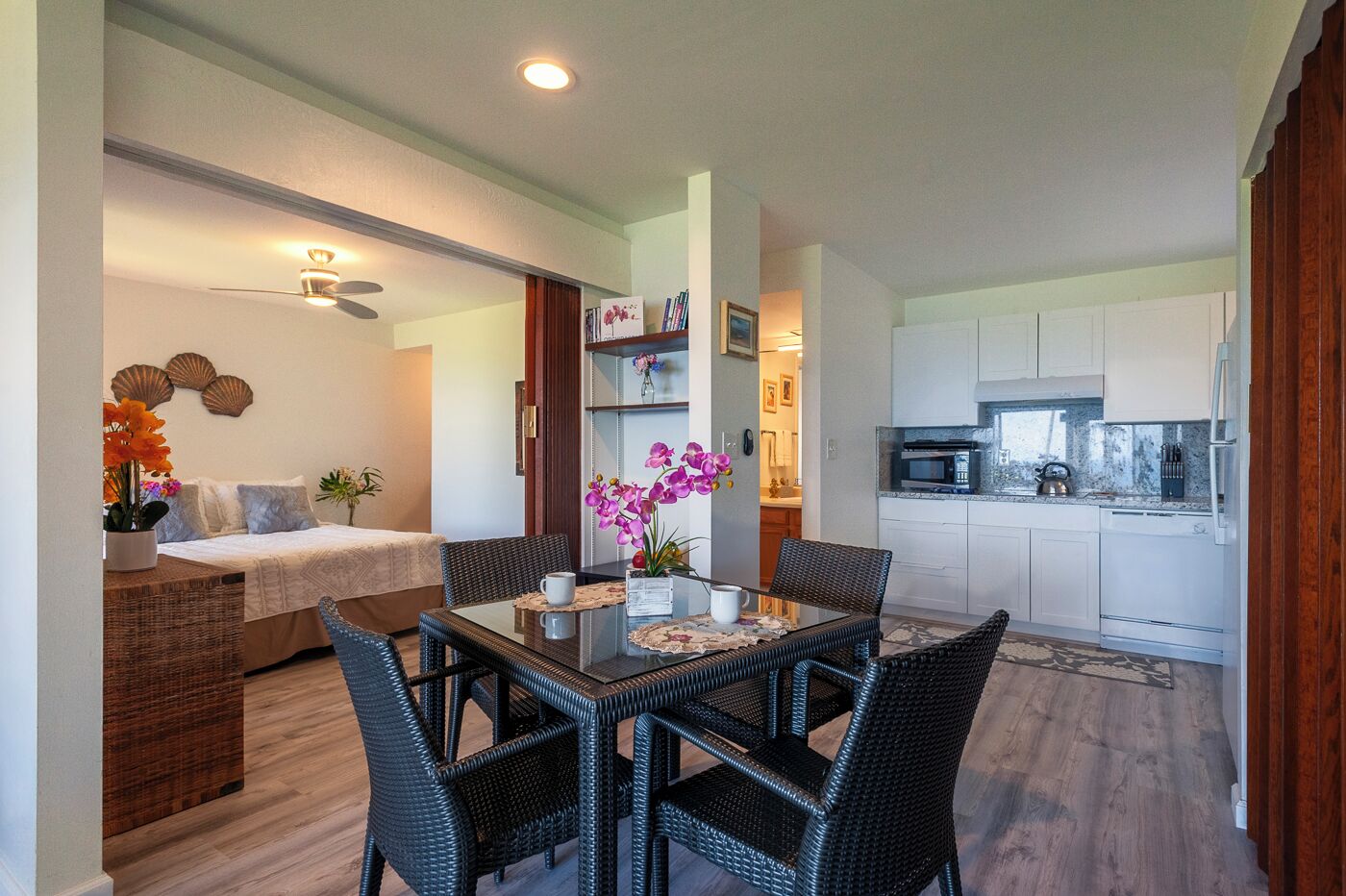 公寓客房, 1 張加大雙人床和 1 張沙發床, 庭院, 海景 ( B6) | 用餐區