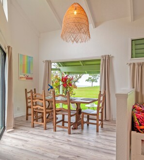 Lägenhet - flera sängar - uteplats - utsikt mot golfbanan (16) | Restauranger