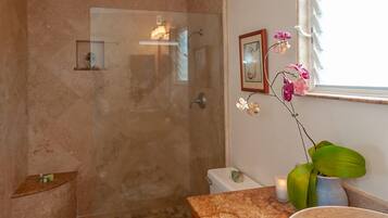 Condo, Multiple Beds, Balcony, Ocean View (3103) | Bathroom | Free toiletries, towels, toilet paper