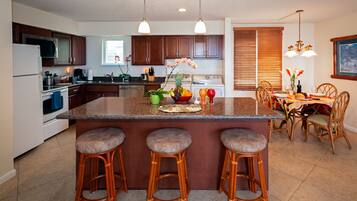 Condo, Multiple Beds, Balcony, Ocean View (3103) | Private kitchen
