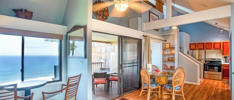 Condo, Multiple Beds, Balcony, Ocean View (D7) | Dining