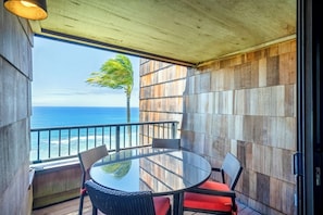 Condo, Multiple Beds, Balcony, Ocean View (D7) | Outdoor dining