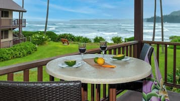 Condo, Multiple Beds, Hot Tub, Ocean View (K4) | Outdoor dining