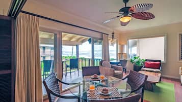 Condo, Multiple Beds, Hot Tub, Ocean View (K4) | Living area