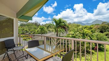 House, Multiple Beds, Hot Tub, Garden View (40) | Outdoor dining