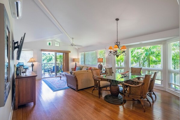 House, Multiple Beds, Hot Tub, Garden View (40) | Living area | MP3 dock - Villas of Kamalii 40 (Princeville)