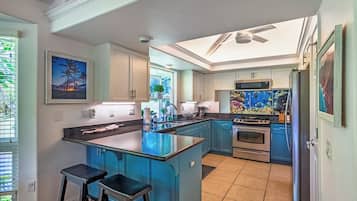 Rumah, Beberapa Tempat Tidur, hot tub, pemandangan kebun (40) | Dapur pribadi | Mesin pembuat kopi/teh