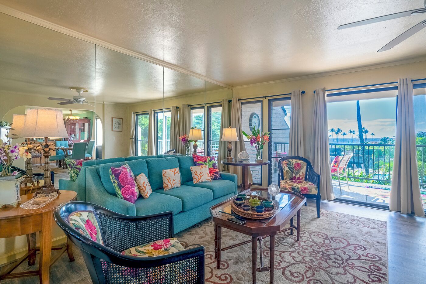 公寓客房, 1 張加大雙人床, 熱水浴缸, 部分海景 (123) | 起居區