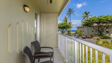 Condo, Multiple Beds, Balcony, Mountain View (2201) | Property grounds