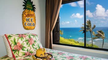 2 bedrooms, individually decorated, individually furnished