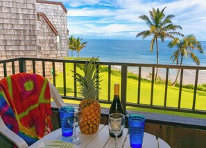 Apartment, Mehrere Betten, Balkon, Meerblick (J9) | Speisen im Freien