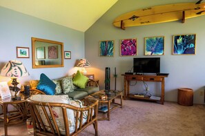 Living area - Sealodge J9 (Princeville)
