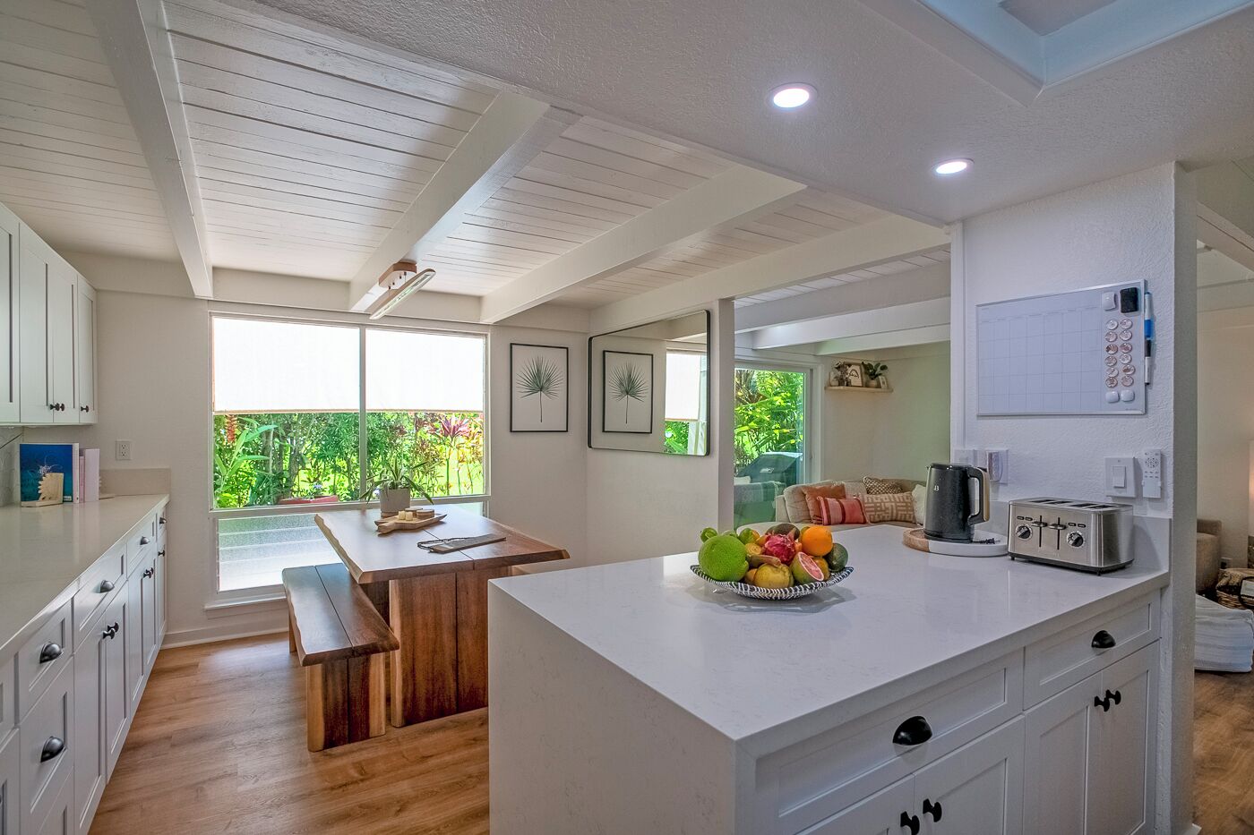 公寓客房, 多張床, 庭院, 花園景觀 ( 2C) | 私人廚房 | 咖啡機/沖茶器