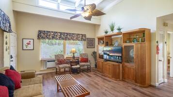 Condo, Multiple Beds, Patio, Garden View (25A) | Living area