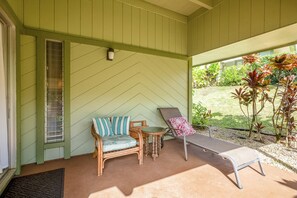 Huoneisto, useita sänkyjä, patio, näköala puutarhaan (25A) | Terassi/patio