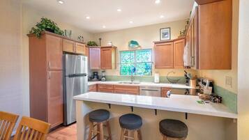 Condo, Multiple Beds, Patio, Garden View (25A) | Private kitchen