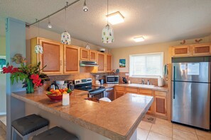 콘도, 침대(여러 개), 파티오, 정원 전망 (23) | 전용 주방 | 커피/티 메이커