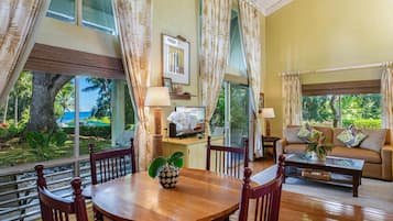 Condo, Multiple Beds, Patio, Garden View (21D) | Dining