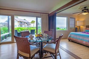 Condo, Multiple Beds, Hot Tub, Ocean View ( I-2) | Dining