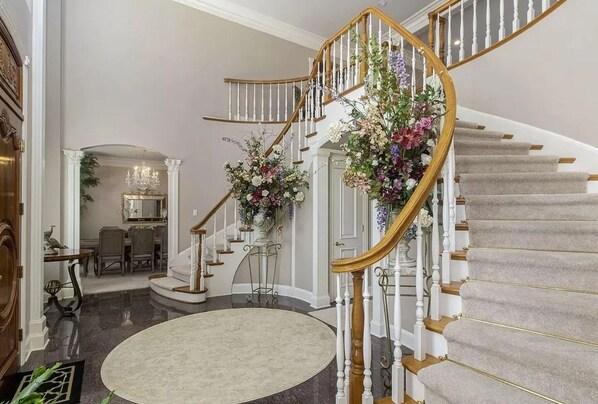 Interior - Spacious 5-bedroom house with great location to Texoma lake, shops and Casino (Durant)