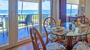 Condo, Multiple Beds, Hot Tub, Ocean View (J3) | Dining