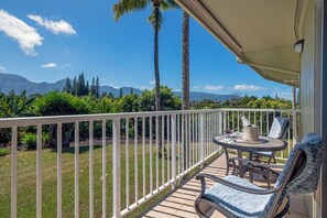 Condo, Plusieurs lits, balcon, vue sur l’océan (1201) | Terrain de l’hébergement