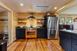 Dining tables - Charming 8-bedroom cottage with AC and WiFi in peaceful Belgrade (Belgrade)